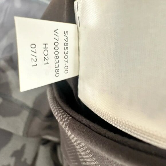 NWT Athleta RAINIER REFLECTIVE TIGHT Leggings Camo Black Cropped 2XL - Picture 12 of 12